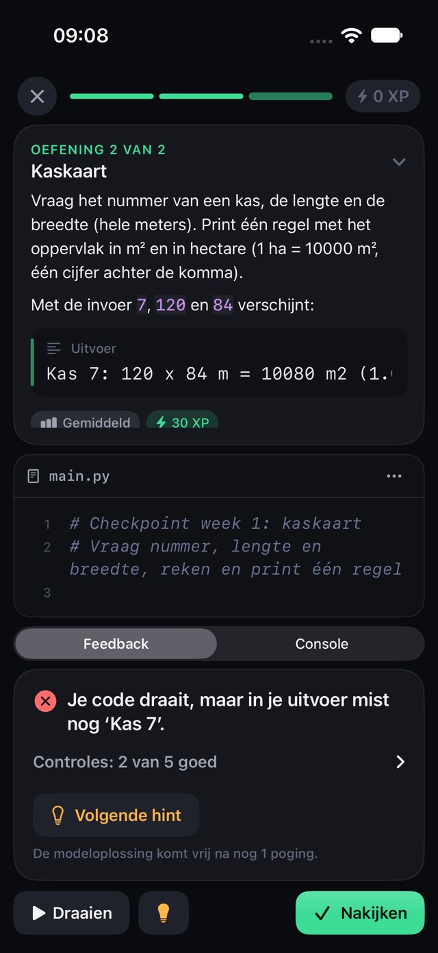 Feedback in PyPath: je code draait, maar in je uitvoer mist nog Kas 7. Met een knop voor de volgende hint.